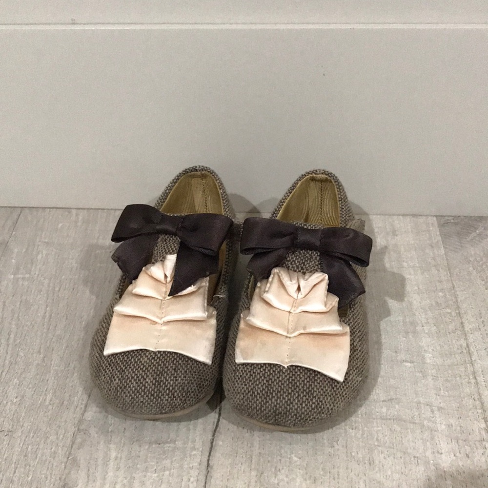 Joyfolie girls brown cream Harlow shoes size 9 - Picture 2 of 3